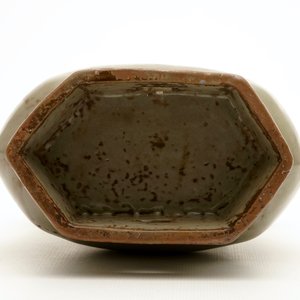 A monochrome Chinese celadon vase, 19th C. — 照片 6