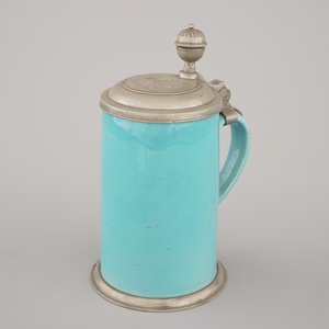 A monochrome turquoise beer stein with pewter lid, 18th C., Bunzlau (?) — 照片 1