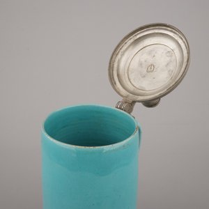 A monochrome turquoise beer stein with pewter lid, 18th C., Bunzlau (?) — 照片 6