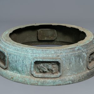 A monumental Japanese bronze temple censer, Momoyama or Edo, 16/17th C. — 照片 8