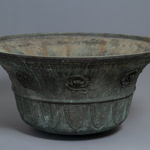A monumental Japanese bronze temple censer, Momoyama or Edo, 16/17th C. — 照片 9