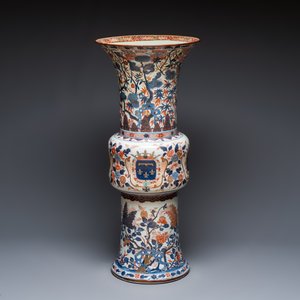 A monumental Samson Imari-style 'Gu' vase with the arms of the Duke of Orléans — 照片 1