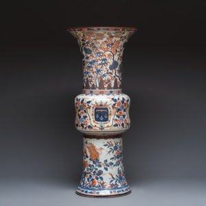 A monumental Samson Imari-style 'Gu' vase with the arms of the Duke of Orléans — 照片 3