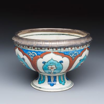 A mounted Samson Iznik-style footed bowl, France, 19th C.