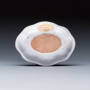 A Moustiers faience trompe-l'oeil dish with olives — 照片 3
