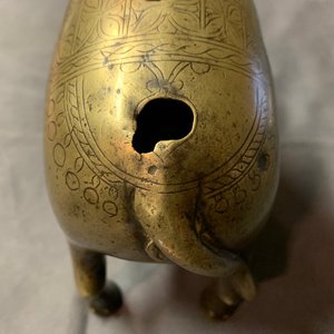 A Mughal brass water-dropper or aquamanile in the form of a zebu, India, 17th/18th C. — 照片 10