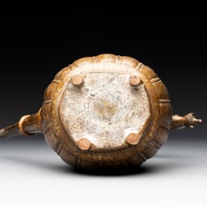 A Mughal bronze fluted jug or aftaba, 18/19th C. — photo 7