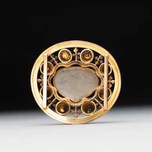 A Mughal gold belt ornament inlaid with jade, diamonds and turquoise, Delhi, Northern India, 17/18th C. — foto 2