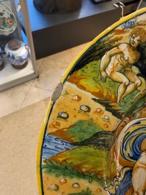 A mythological Italian maiolica istoriato plate with 'Saturn and Philyra' — photo 2