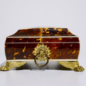 A Napoleon III silver inlaid tortoise veneer sewing box with gilt bronze mounts, France, 19th C. — 照片 5