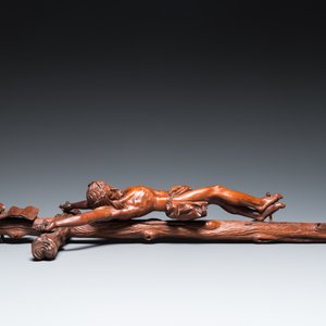 A naturalistically carved wooden crucifix with corpus, probably Germany, late 18th C. — photo 3