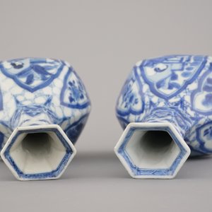 A near pair of blue and white Chinese porcelain vases, Kangxi — 照片 6