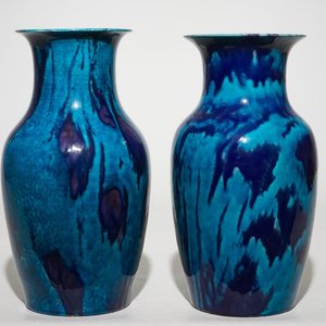 A near pair of Chinese turquoise and aubergine flambe glazed robin's egg style vases, 18/19th C. — photo 1