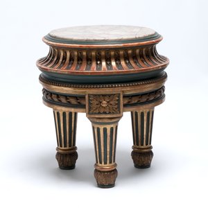 A neoclassical-style gilt-lacquered wooden tripod stand with a marble top, possibly France, 19/20th C. — photo 3