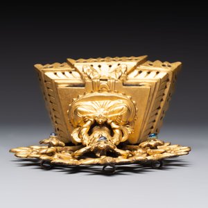 A Nepalese gilt-bronze Buddha on an inscribed throne with a mandorla, 19th C. — photo 7