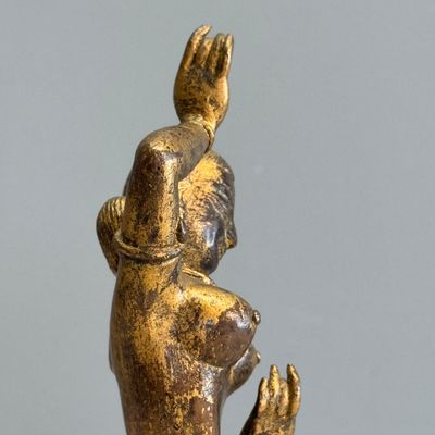 A Nepalese gilt-copper alloy figure of a dancing goddess — photo 6