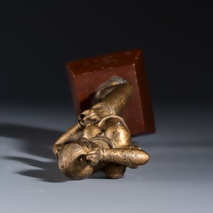 A Nepalese gilt-copper alloy figure of a dancing goddess — photo 6