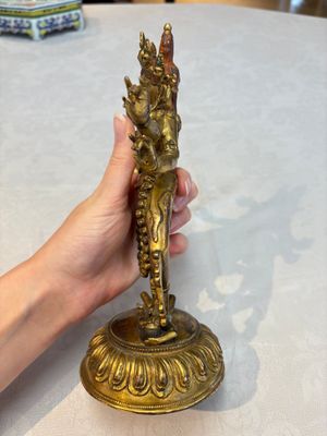 A Nepalese or Tibetan turquoise-inlaid gilt-bronze sculpture of Kurukulla or Red Tara, 15th C. or later — 照片 2