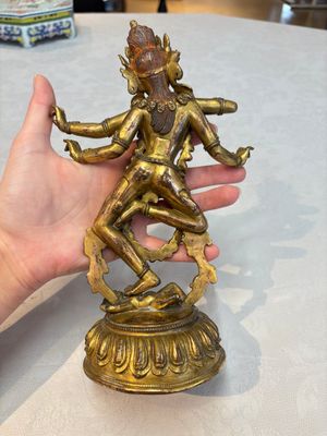 A Nepalese or Tibetan turquoise-inlaid gilt-bronze sculpture of Kurukulla or Red Tara, 15th C. or later — 照片 3