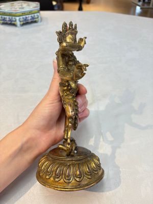 A Nepalese or Tibetan turquoise-inlaid gilt-bronze sculpture of Kurukulla or Red Tara, 15th C. or later — 照片 4