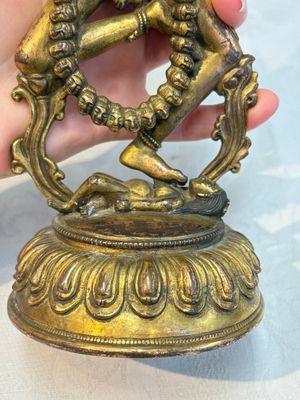 A Nepalese or Tibetan turquoise-inlaid gilt-bronze sculpture of Kurukulla or Red Tara, 15th C. or later — 照片 9