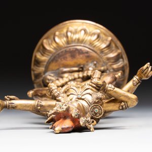 A Nepalese or Tibetan turquoise-inlaid gilt-bronze sculpture of Kurukulla or Red Tara, 15th C. or later — 照片 6