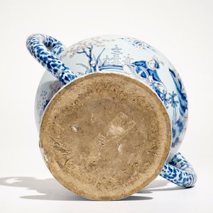 A Nevers faience chinoiserie flower holder in blue, white and manganese, France, 17th C. — photo 7