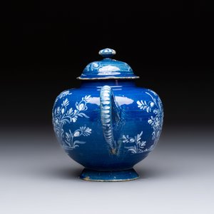 A Nevers white-decorated blue-ground faience teapot and cover, France, 18th C. — photo 2