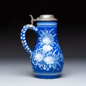 A Nevers white-decorated Persian-blue-ground faience jug with a mounted pewter lid, France, 18th C. — photo 4