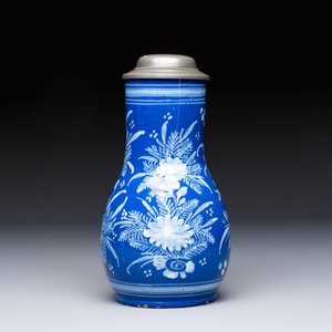 A Nevers white-decorated Persian-blue-ground faience jug with a mounted pewter lid, France, 18th C. — photo 5