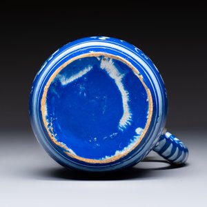 A Nevers white-decorated Persian-blue-ground faience jug with a mounted pewter lid, France, 18th C. — photo 8