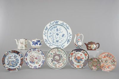 A nice collection of various Chinese famille rose, Canton and Japanese Imari porcelain, 17/19th C.