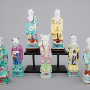 A nice group of 7 Chinese porcelain figures of immortals, 19th C. — photo 1
