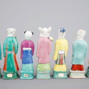 A nice group of 7 Chinese porcelain figures of immortals, 19th C. — photo 4