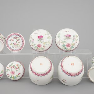 A nice set of Chinese famille rose Peranakan straits porcelain, 19/20th C. — foto 6
