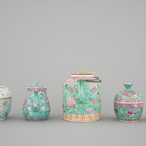 A nice set of Chinese turquoise ground famille rose Peranakan straits porcelain including teapots, 19/20th C. — foto 5