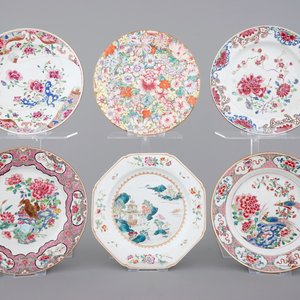A nice set of six Chinese famille rose plates, 18/19th C. — foto 1