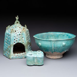 A Nishapur turquoise-glazed bowl, an inkwell and an incense burner or lantern, Iran, 10/12th C. — photo 1