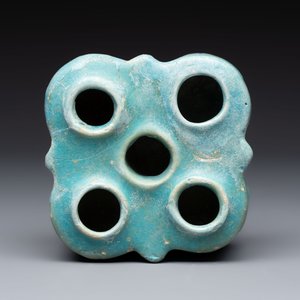 A Nishapur turquoise-glazed bowl, an inkwell and an incense burner or lantern, Iran, 10/12th C. — photo 19