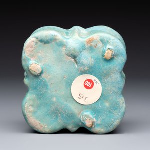 A Nishapur turquoise-glazed bowl, an inkwell and an incense burner or lantern, Iran, 10/12th C. — photo 20