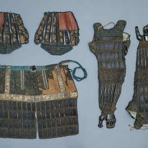A number of pieces from a Japanese samurai suit of armour, Edo, 18th C. — 照片 12