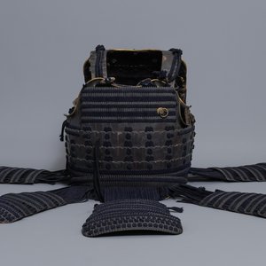 A number of pieces from a Japanese samurai suit of armour, Edo, 18th C. — 照片 2