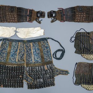 A number of pieces from a Japanese samurai suit of armour, Edo, 18th C. — 照片 7