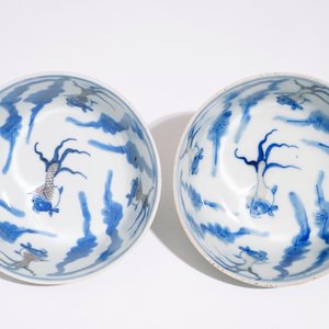 A pair and a set of three Chinese qianjiang cai bowls, 19/20th C. — photo 12