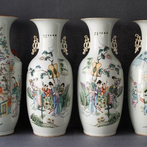 A pair and two individual Chinese famille rose vases, 19/20th C. — 照片 7