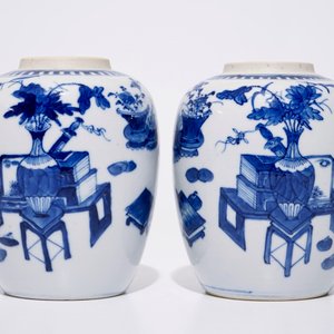 A pair Chinese blue and white ginger jars and three various blue and white floral plates, 18/19th C. — 照片 4