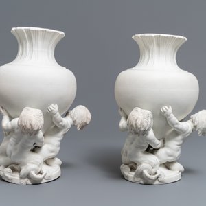 A pair of biscuit vases with young tritons, Saint-Amand or Tournai, 18th C. — photo 4