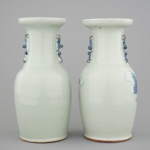 A pair of blue and white Chinese vases on celadon ground with playing boys 19th C. — photo 3
