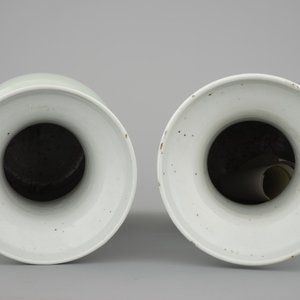 A pair of blue and white Chinese vases on celadon ground with playing boys 19th C. — photo 5