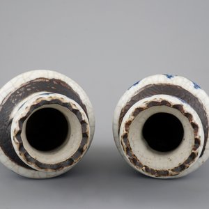 A pair of blue and white crackle ware vases, 19th C. — 照片 5